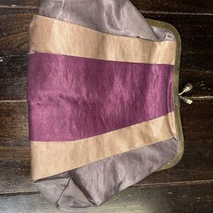 Women’s Vintage Bath & body Works Satin Kisslock Clutch